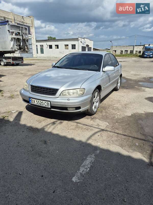 Седан Opel Omega 2002 в Золочеві