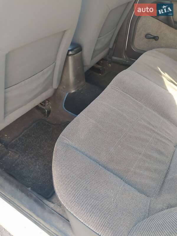 Седан Opel Omega 1989 в Бородянке