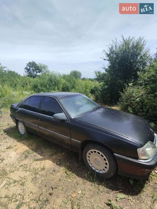 Седан Opel Omega 1991 в Кицмани