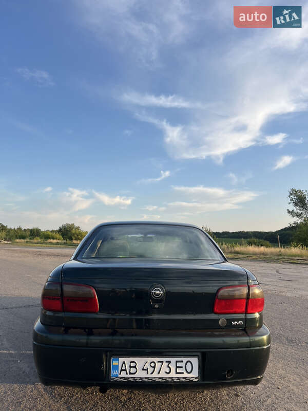 Седан Opel Omega 1996 в Жмеринке