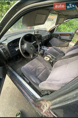 Седан Opel Omega 1993 в 