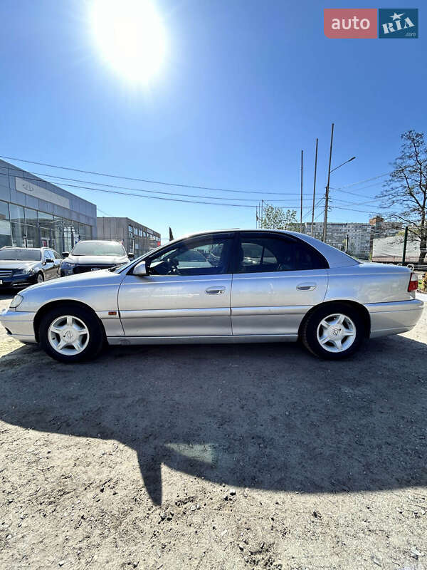 Седан Opel Omega 2000 в Сумах