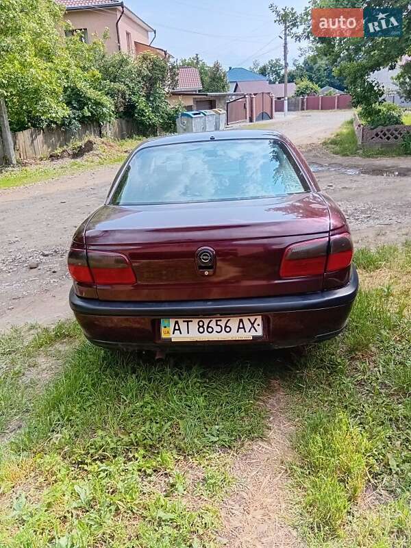 Седан Opel Omega 1994 в Черновцах