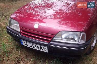 Седан Opel Omega 1990 в Каменском