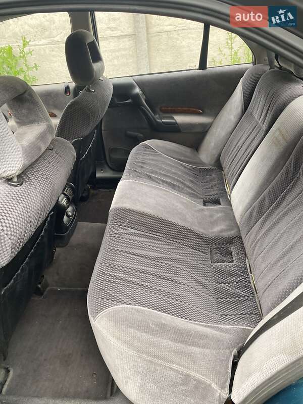 Седан Opel Omega 1995 в Звягелі