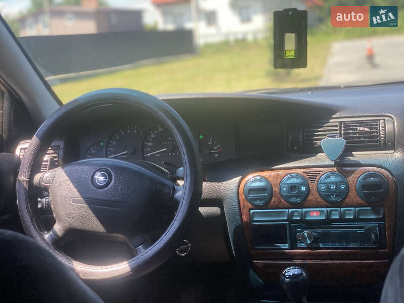 Универсал Opel Omega 1998 в Львове