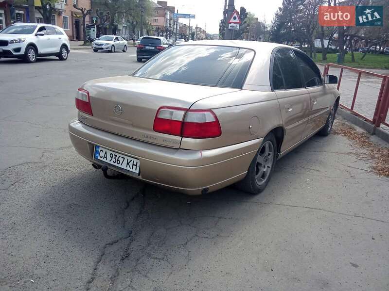 Седан Opel Omega 2000 в Виннице