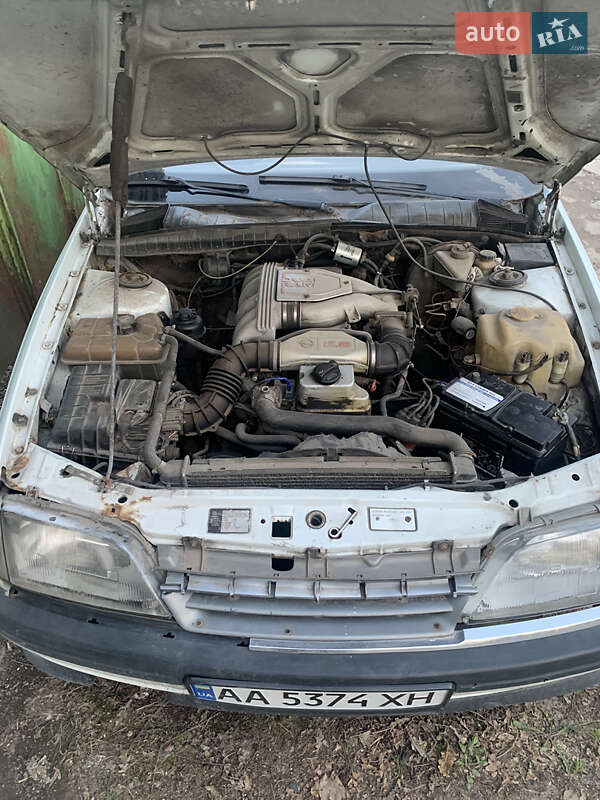 Универсал Opel Omega 1993 в Киеве