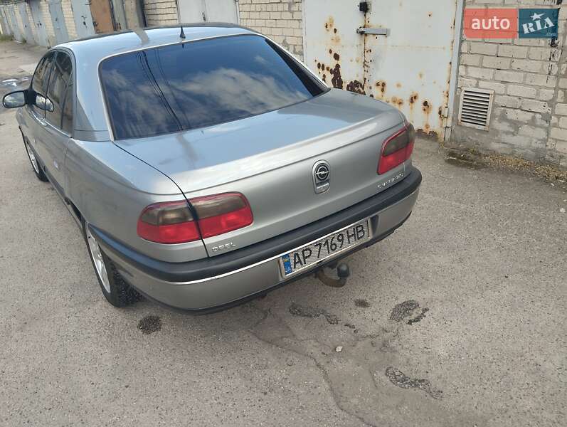 Седан Opel Omega 1995 в Запорожье