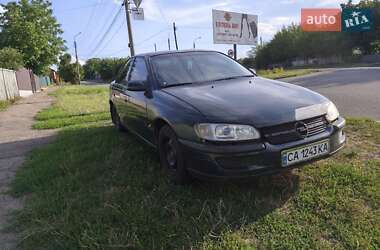 Седан Opel Omega 1996 в Черкасах