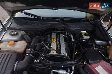 Седан Opel Omega 2002 в 