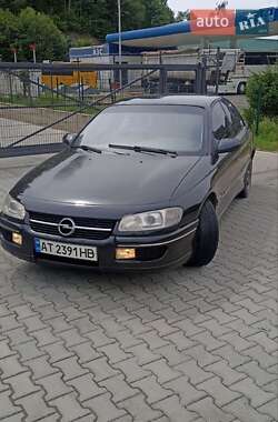 Седан Opel Omega 1999 в Верховине