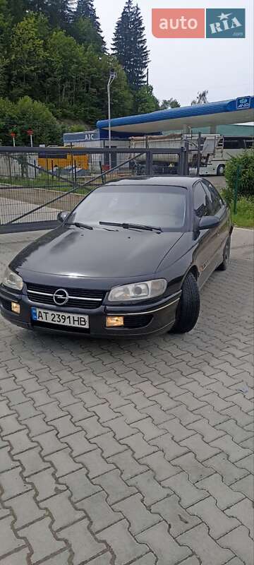 Седан Opel Omega 1999 в Верховине