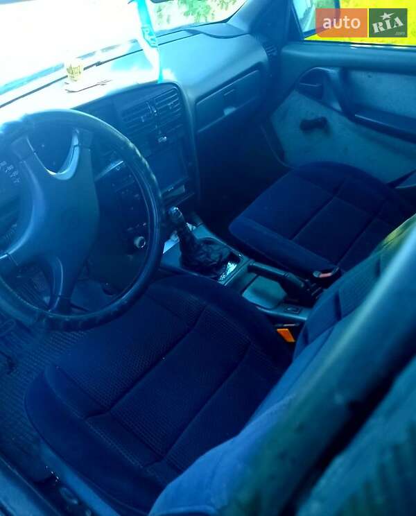 Седан Opel Omega 1988 в Полтаве