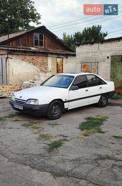 Седан Opel Omega 1988 в Терновке