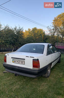 Седан Opel Omega 1987 в Луцке
