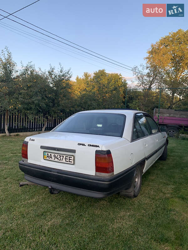 Седан Opel Omega 1987 в Луцьку