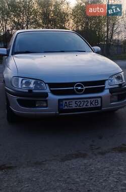 Седан Opel Omega 1997 в Днепре
