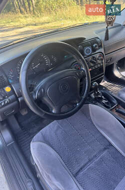 Седан Opel Omega 1995 в 