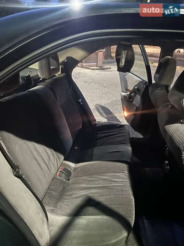 Седан Opel Omega 1997 в Николаеве