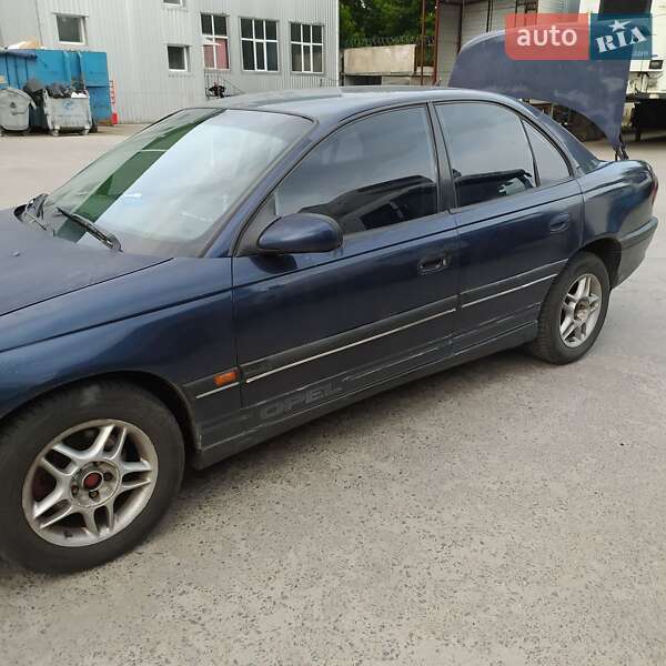 Седан Opel Omega 1994 в Києві