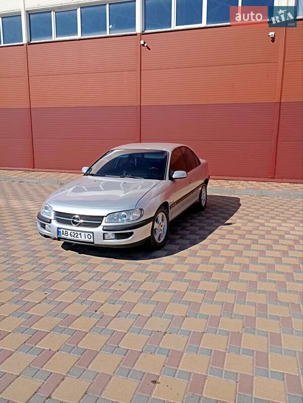 Седан Opel Omega 1998 в Гайсину