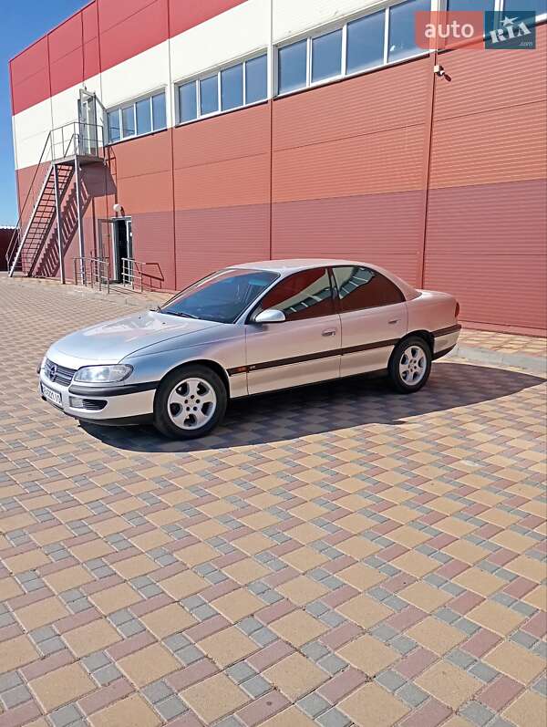 Седан Opel Omega 1998 в Гайсину