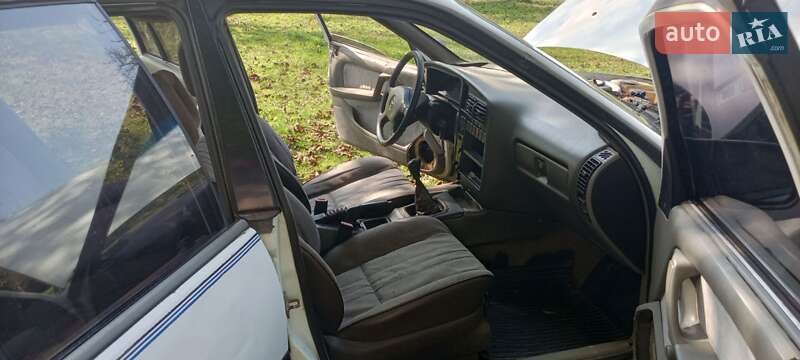 Седан Opel Omega 1991 в Тячеве фото 13 Седан Opel Omega 1991 в Тячеве