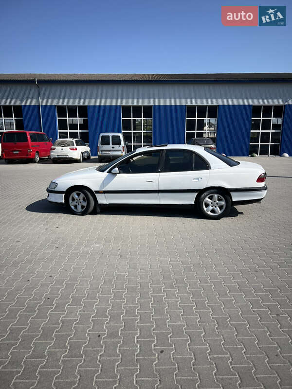 Седан Opel Omega 1994 в Бучаче