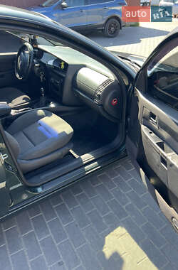 Седан Opel Omega 2003 в 