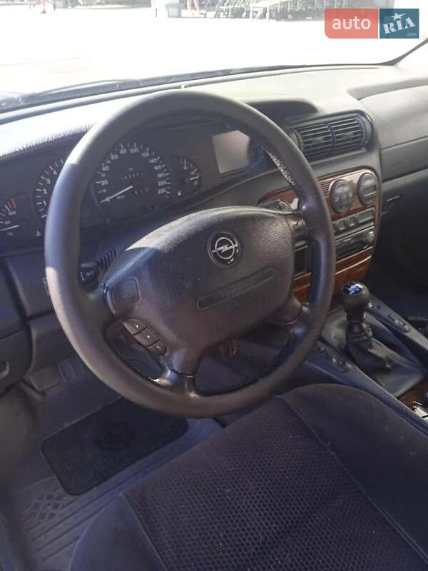 Универсал Opel Omega 1999 в Киеве