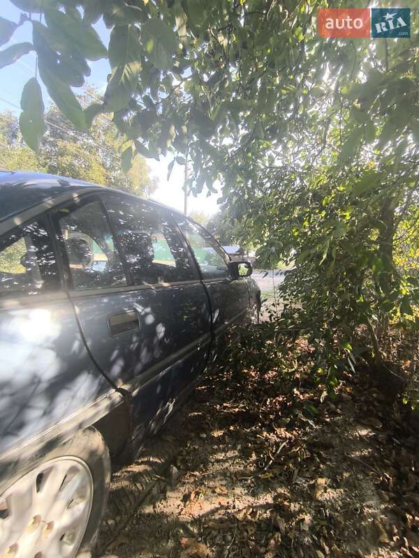 Седан Opel Omega 1988 в Виннице