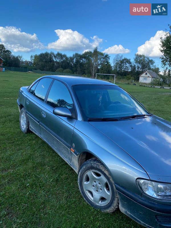 Седан Opel Omega 1998 в Надвірній