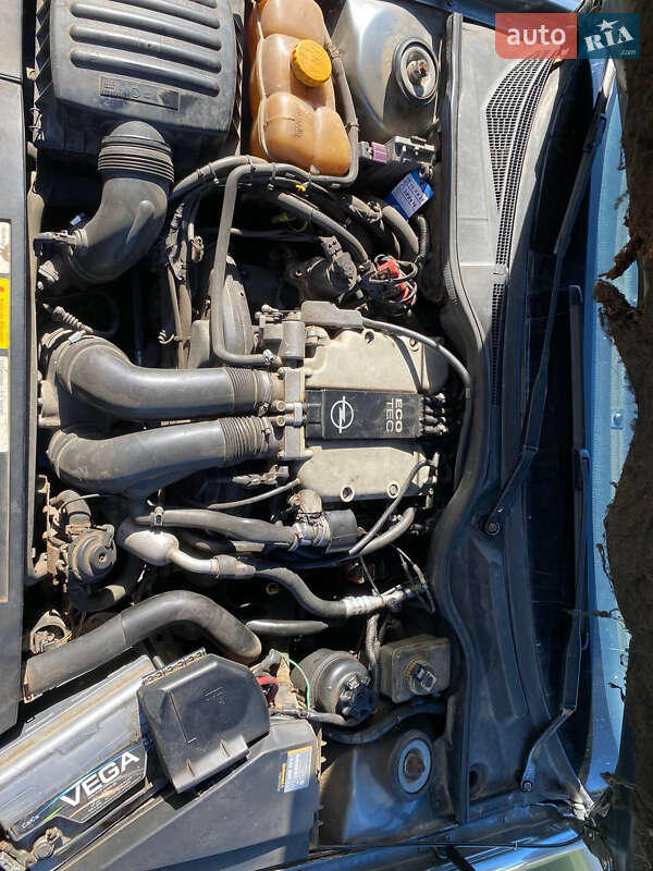 Седан Opel Omega 1998 в Надвірній