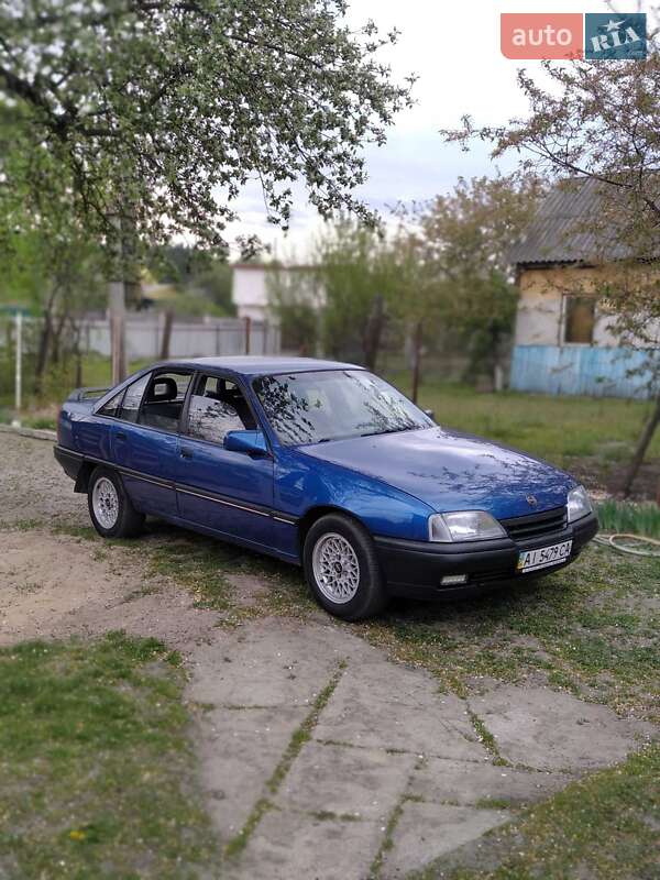 Седан Opel Omega 1989 в Киеве