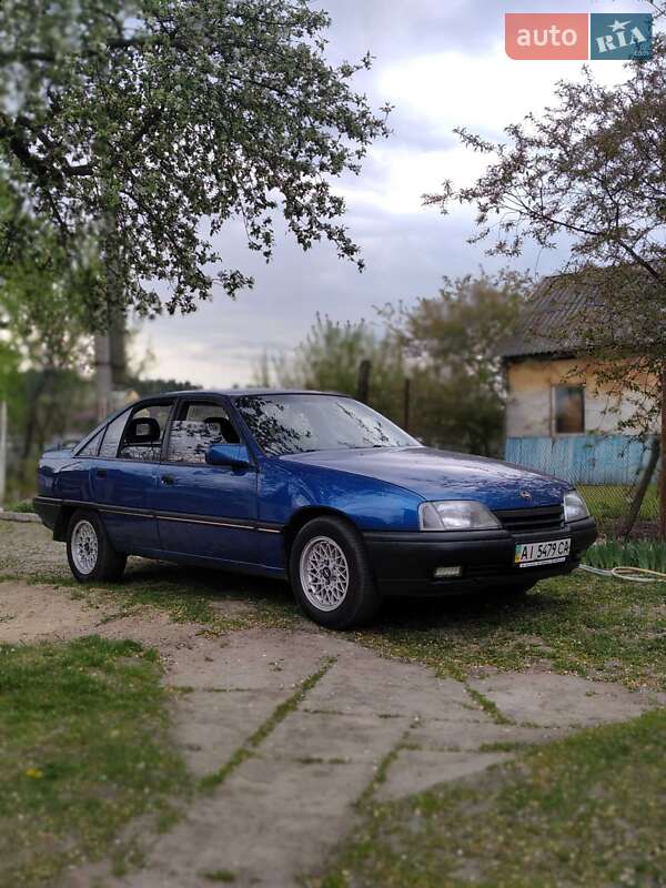 Седан Opel Omega 1989 в Киеве