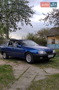 Седан Opel Omega 1989 в 