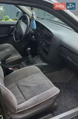 Седан Opel Omega 1993 в 