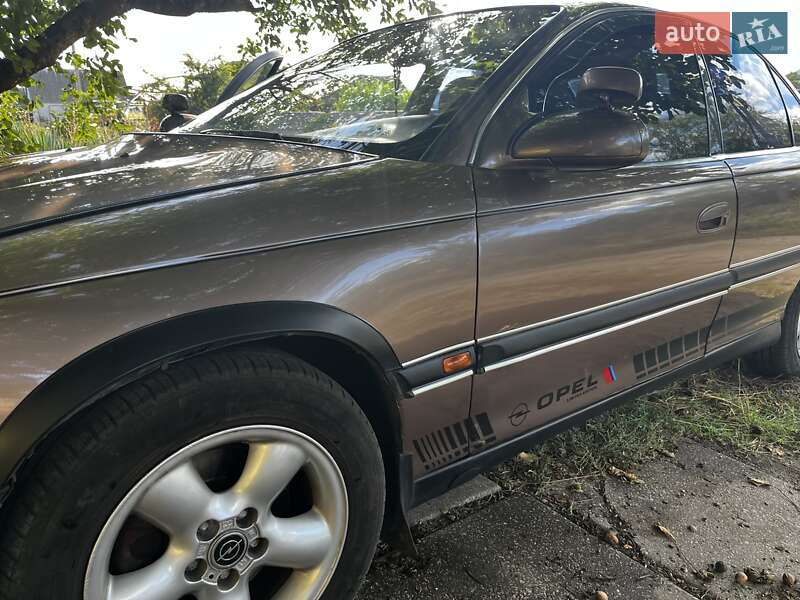 Седан Opel Omega 1998 в Нікополі фото 4 Седан Opel Omega 1998 в Нікополі