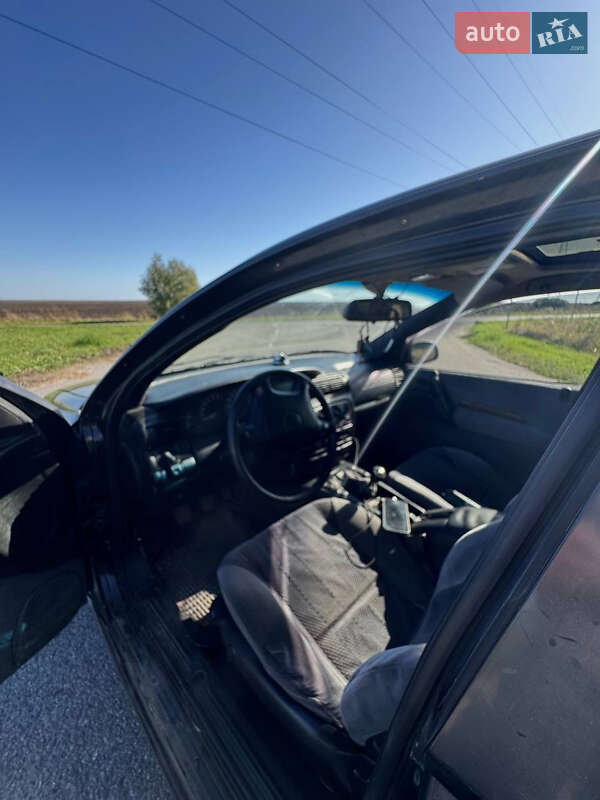 Седан Opel Omega 1994 в Радехові