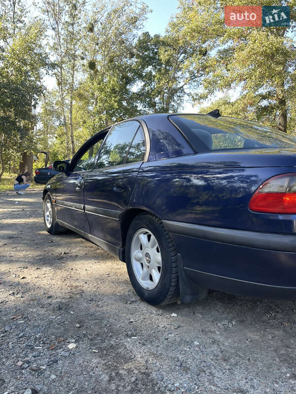 Седан Opel Omega 1995 в Василькові