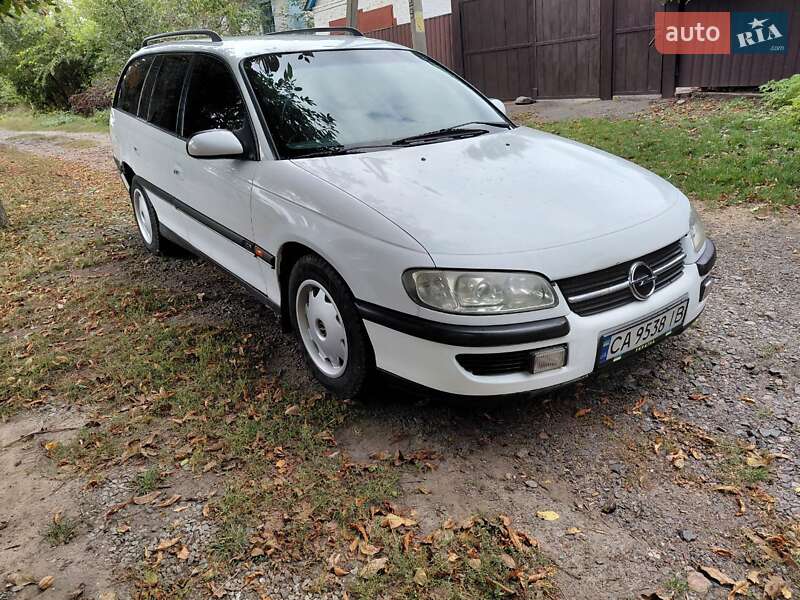 Универсал Opel Omega 1994 в Умани