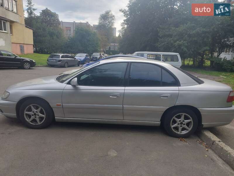 Opel Omega 2000