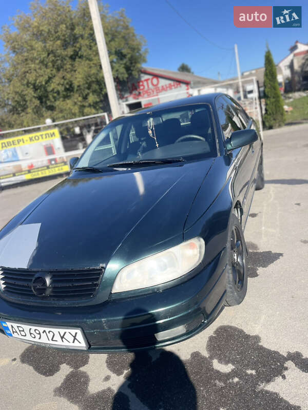 Седан Opel Omega 2003 в Баре