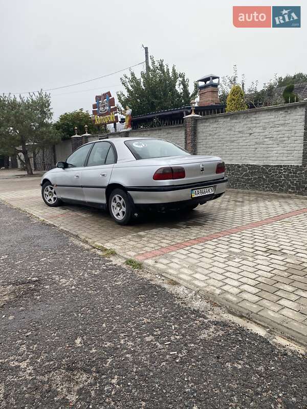 Седан Opel Omega 1998 в Житомире