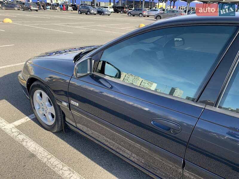 Седан Opel Omega 2000 в Киеве