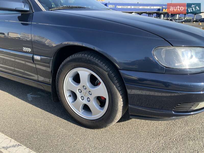 Седан Opel Omega 2000 в Киеве