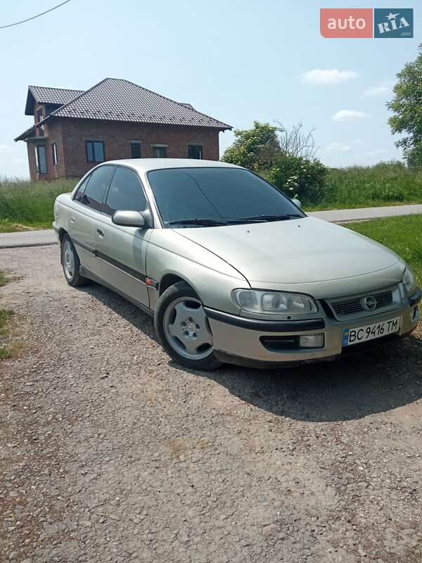 Седан Opel Omega 1996 в  фото Седан Opel Omega 1996 в
