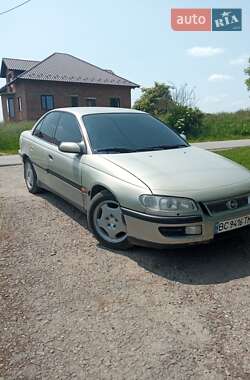 Седан Opel Omega 1996 в  Седан Opel Omega 1996 в