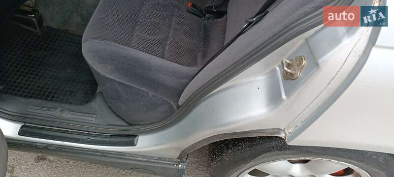 Седан Opel Omega 1999 в Сарнах